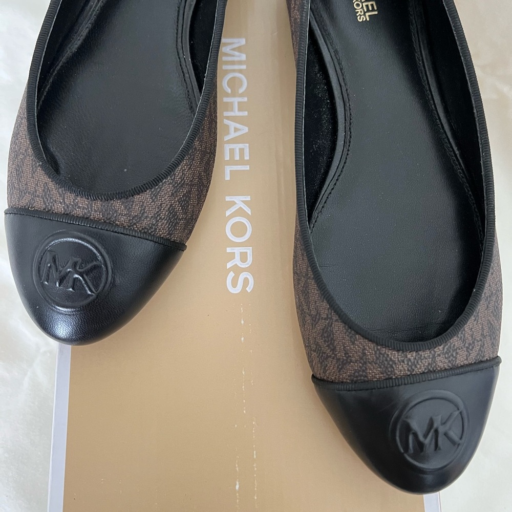 Michael Kors Flats (EUC)